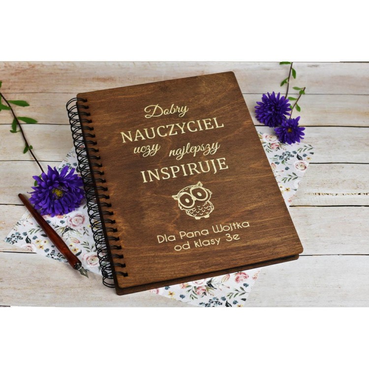 album z okazji dnia nauczyciela z personalizowanym grawerem deko tract.jpg